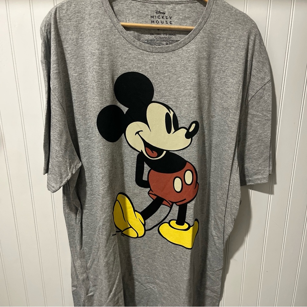 Disney Mens T-Shirt Size 2XL Grey Mickey Mouse Graphic Print Big Logo Tee NEW